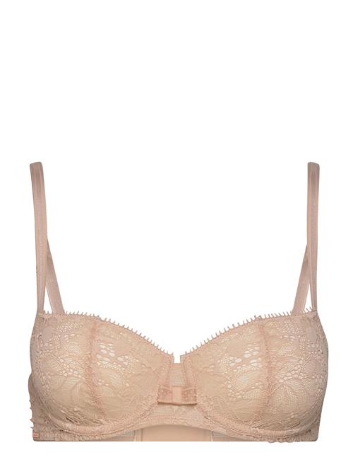 Se CHANTELLE Day To Night Half-Cup Bra CHANTELLE Pink ved Booztlet