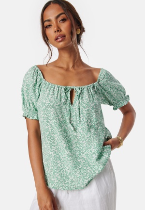 Se BUBBLEROOM Allison Blouse Green/Patterned XS ved Bubbleroom