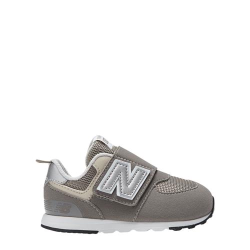 Se New Balance 574 Baby Sneakere Med Velcrostrop Raincloud | Grå | 21 EU ved Babyshop