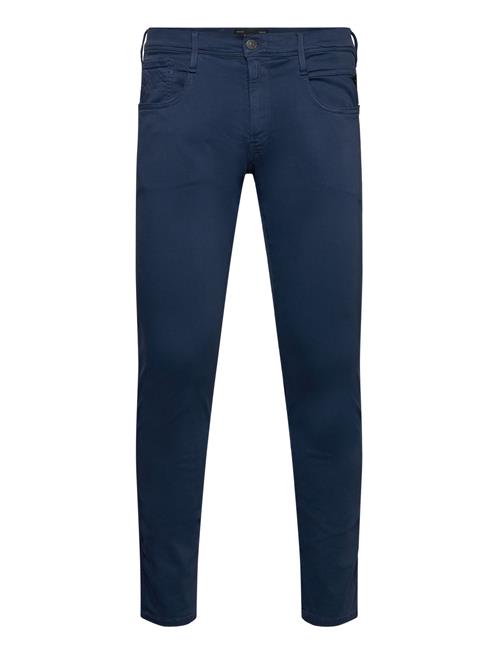 Se Replay Anbass Trousers Slim Hyperflex Colour Xlite Replay Navy ved Booztlet