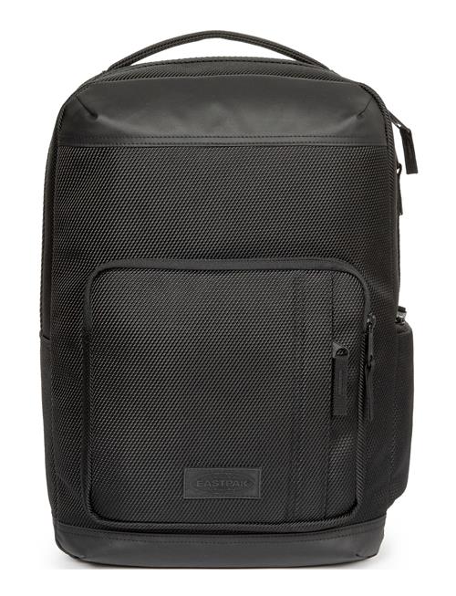 Se Eastpak Tecum S Eastpak Black ved Booztlet