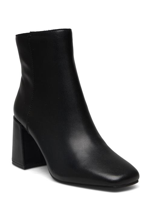 Se Restore Bootie Steve Madden Black ved Booztlet