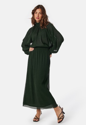 Se BUBBLEROOM Structured Maxi Skirt Dark green XL ved Bubbleroom