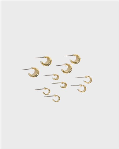 Se Pieces - Guld - Pckamsi 5-Pack Earrings ved Nelly