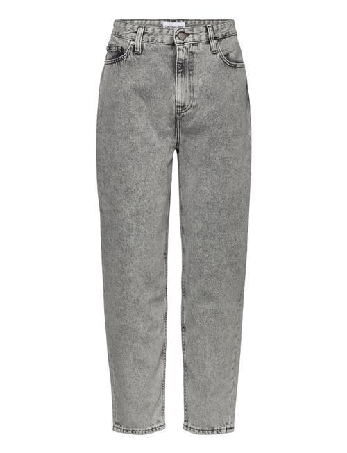 Se Calvin Klein Jeans Mom Jean Calvin Klein Jeans Grey ved Booztlet