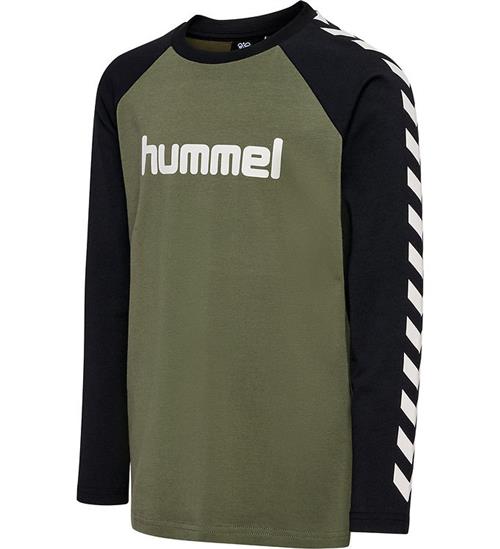 Se Hummel Hummel Bluse - hmlBOYS - Dusty Olive ved KidsWorld