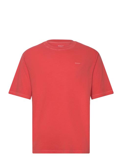 Se GANT Sunfaded Ss T-Shirt GANT Red ved Booztlet