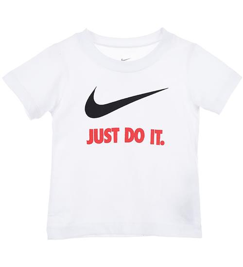 Se Nike Nike T-shirt - Hvid ved KidsWorld