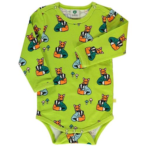 Se Småfolk Long-sleeved body with badger and fox cubs  Pear Green | Grønn | 62 cm ved Babyshop