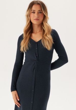 Se Happy Holly Knitted Dress Dark blue/Melange 32/34 ved Bubbleroom