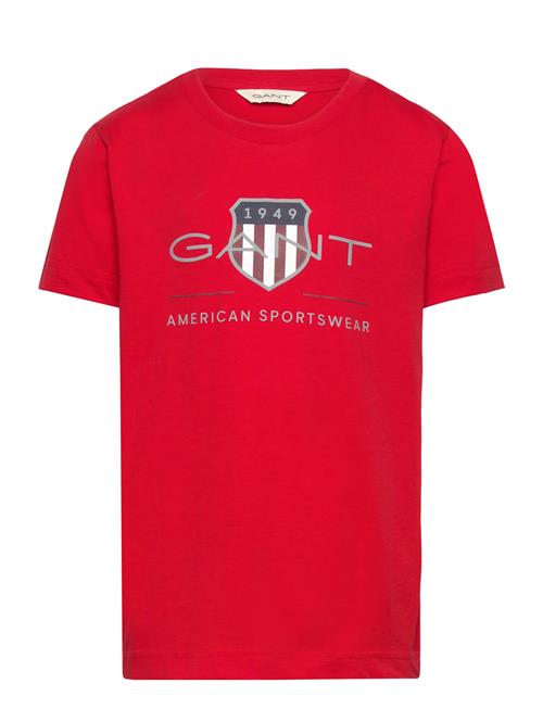 Se GANT Archive Shield Ss T-Shirt GANT Red ved Booztlet