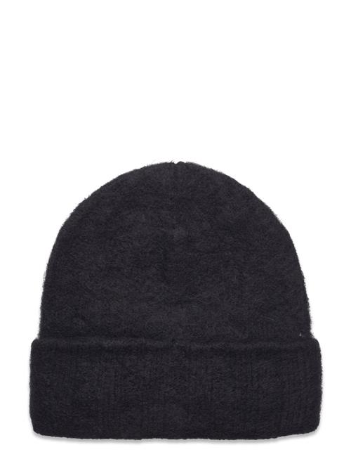 Se HOLZWEILER Erica Fluffy Beanie HOLZWEILER Black ved Booztlet