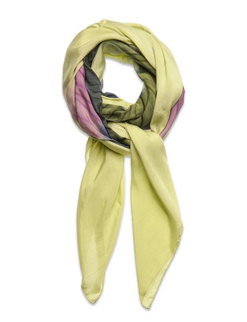 Se Rabens Saloner Macaw Large Scarf 138X180 - Merete Rabens Sal R Yellow ved Booztlet