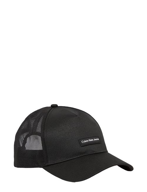 Se Calvin Klein Inst Patch Trucker Cap Calvin Klein Black ved Booztlet