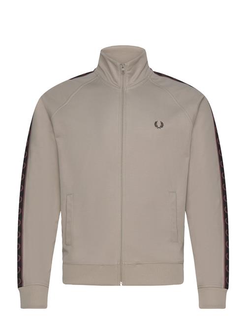 Se Fred Perry Contrast Tape Trk Jkt Fred Perry Brown ved Booztlet