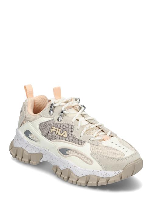 Se FILA Ray Tracer Tr2 Wmn FILA Beige ved Booztlet