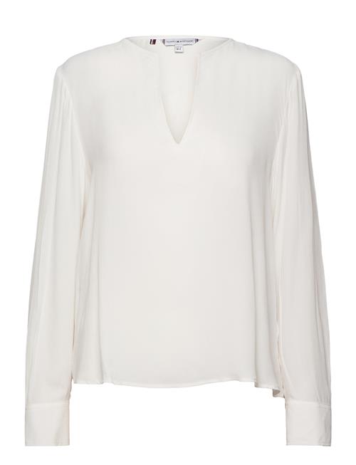 Se Tommy Hilfiger Viscose Crepe V-Neck Blouse Ls Tommy Hilfiger White ved Booztlet