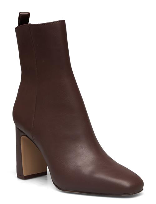 Se Steve Madden Adelisa Bootie Steve Madden Brown ved Booztlet