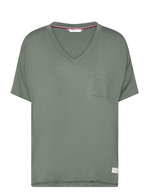 Se Tommy Hilfiger Ss Tee V Neck Tommy Hilfiger Green ved Booztlet