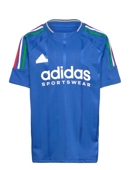 Se adidas Sportswear Junior Nations Tee Adidas Sportswear Blue ved Booztlet