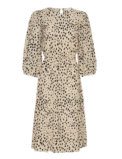 Se MSCH Copenhagen Mschangelina 3/4 Dress Aop MSCH Copenhagen Beige ved Booztlet