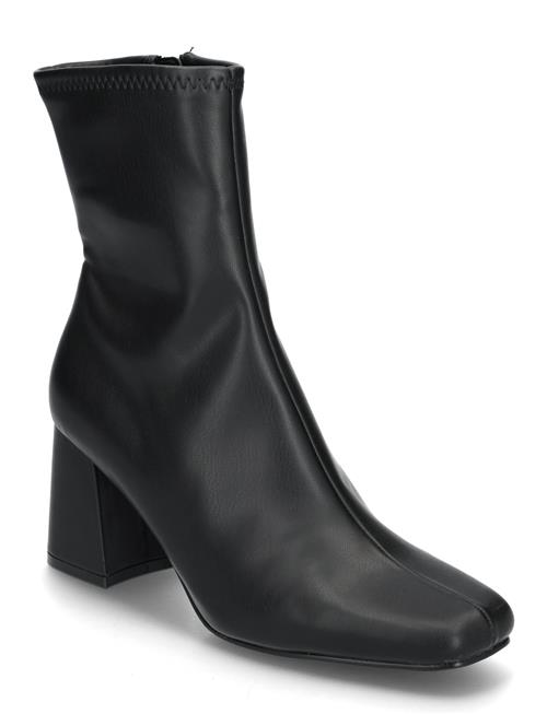 Se Steve Madden Hoist Boots Steve Madden Black ved Booztlet