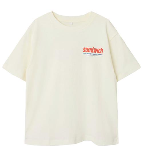 Se Name It T-Shirt - NkmOveryn - Cloud Dancer/Sandwich ved KidsWorld