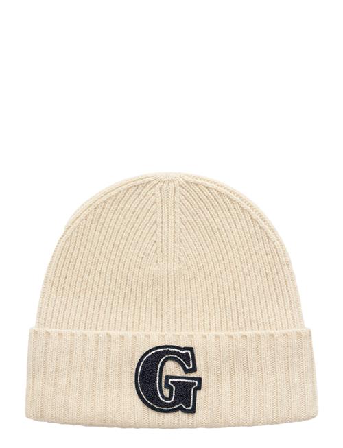 Se GANT G Badge Beanie Beanie GANT Beige ved Booztlet