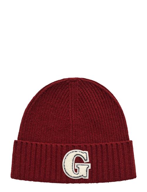 Se GANT G Badge Beanie Beanie GANT Burgundy ved Booztlet