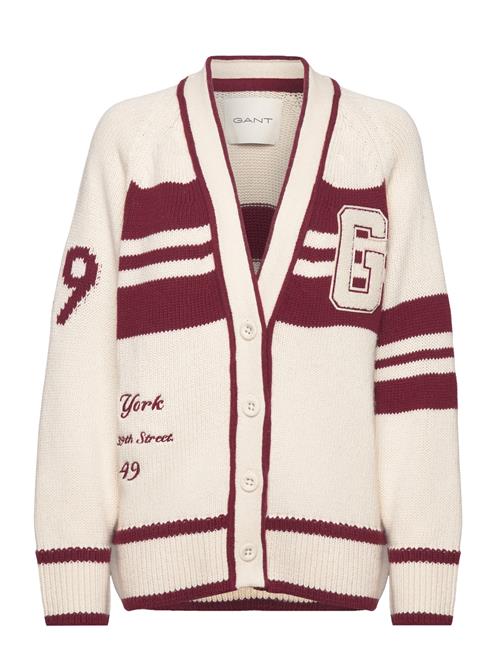 Se GANT Gant Varsity V-Neck Cardigan GANT Beige ved Booztlet