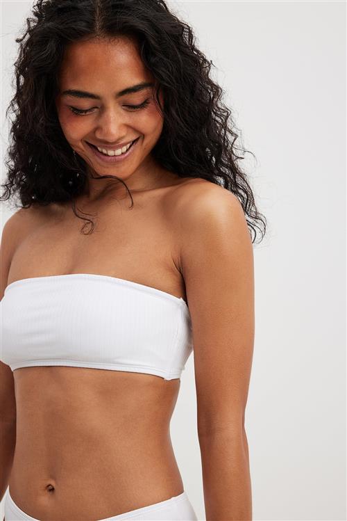 Lima Ché x NA-KD Ribbet bandeau-bikinitop - White