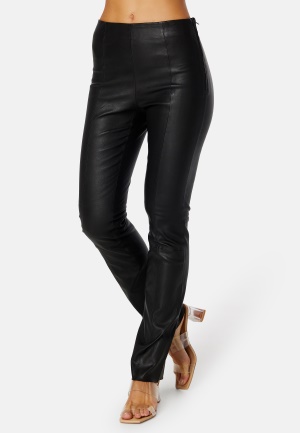 Se SELECTED FEMME Berit HW Leather Pant Black 34 ved Bubbleroom