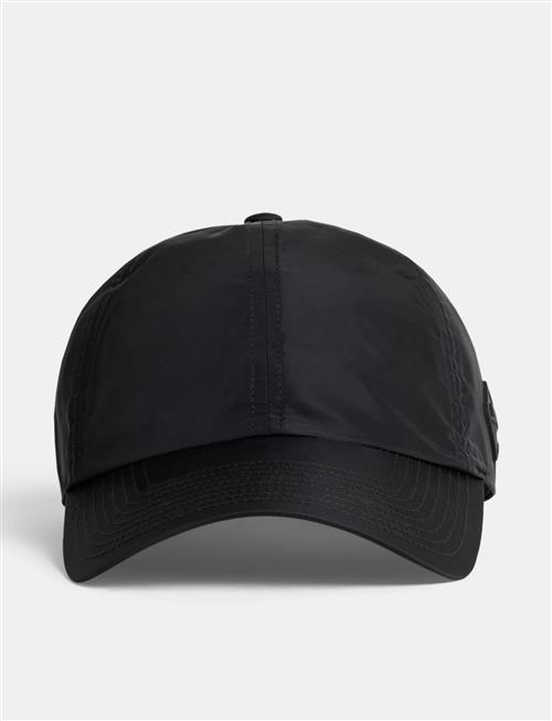 Se J. Lindeberg Elijah Nylon Cap J. Lindeberg Black ved Booztlet