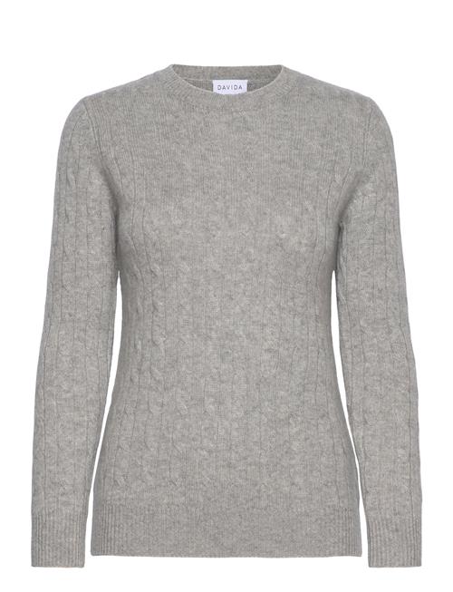 Se Davida Cashmere O-Neck Cable Sweater Davida Cashmere Grey ved Booztlet