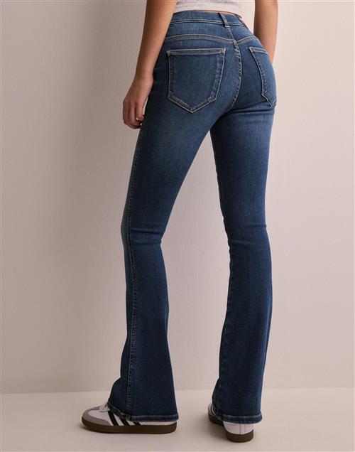 Se Dr Denim - Blå - Lexy Bootcut ved Nelly