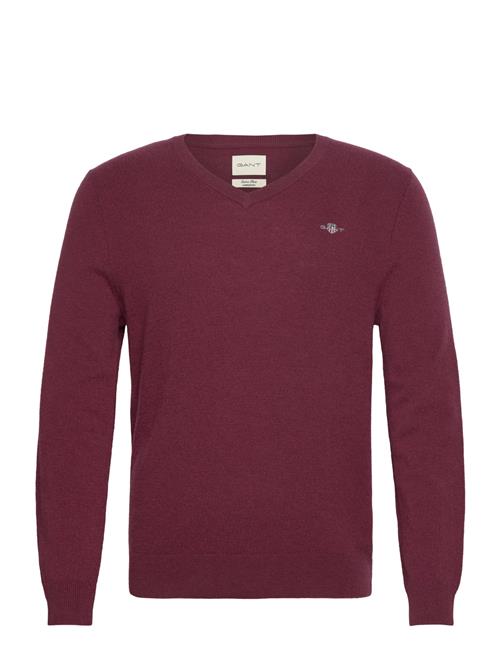 Se GANT Extrafine Lambswool V-Neck GANT Burgundy ved Booztlet