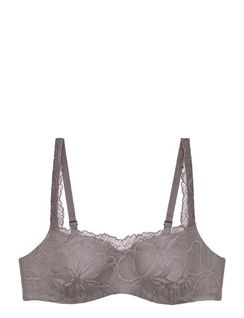 Se Triumph Body Make-Up Illusion Lace Balc T Triumph Grey ved Booztlet