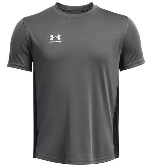 Se Under Armour Under Armour T-shirt - Challenger Train - Castlerock ved KidsWorld