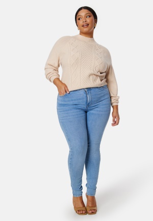 Se Happy Holly Amy Push Up Jeans Light blue 40S ved Bubbleroom