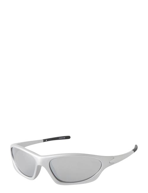 Se LMTD Nlnfrey Sunglasses LMTD Silver ved Booztlet