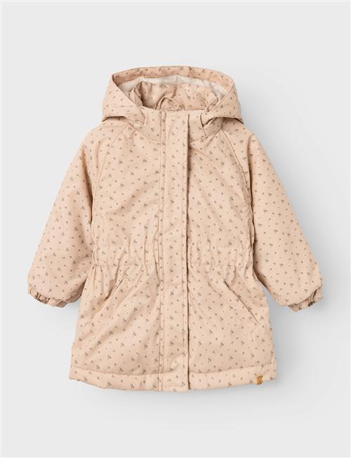 Se Lil'Atelier Nmfgerda Padded Long Jacket Aop Fo Lil Lil'Atelier Beige ved Booztlet