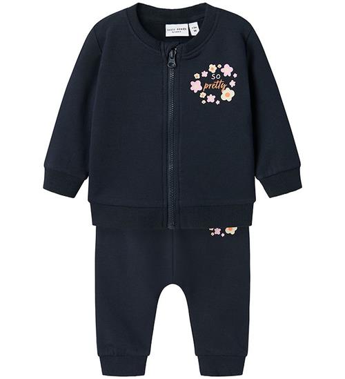 Se Name It Name It SweatsÃ¦t - NbfVrillie - Dark Sapphire m. Blomster ved KidsWorld