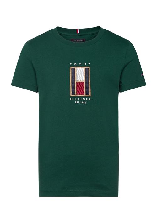 Se Tommy Hilfiger Flag Embroidered Reg Tee Ss Tommy Hilfiger Green ved Booztlet