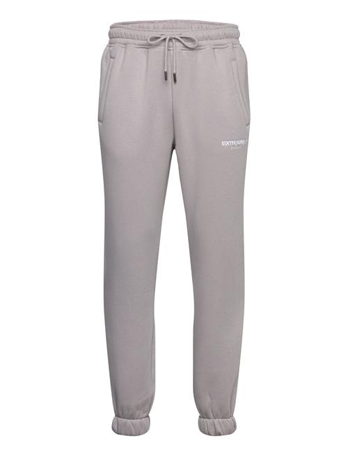 Se SIXTH JUNE Essentiel Joggers Pants SIXTH JUNE Grey ved Booztlet