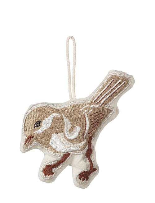 Se Broste Copenhagen Bird Embroidered Ornament Broste Copenhagen Patterned ved Booztlet