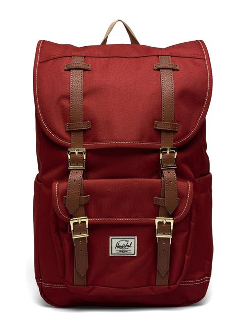 Se Herschel Herschel Little America Mid Backpack Herschel Red ved Booztlet