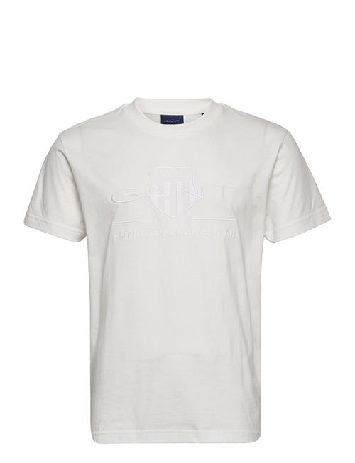 Se GANT Reg Tonal Shield Ss T-Shirt GANT White ved Booztlet