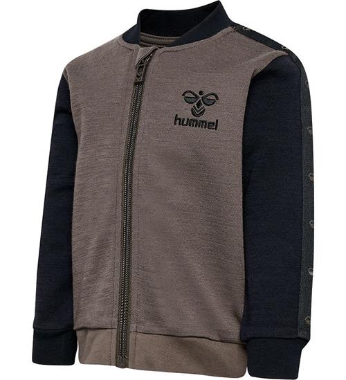 Se Hummel Cardigan - HmlWulbato - Major Brown ved KidsWorld