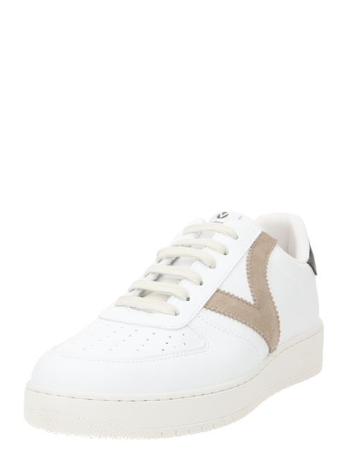 Se VICTORIA Sneaker low 'MADRID'  mørkebeige / choko / stone ved About You