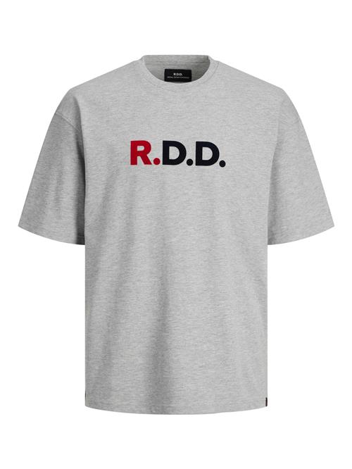 Se R.D.D. ROYAL DENIM DIVISION Bluser & t-shirts 'Calvin'  grå-meleret / rød / sort ved About You